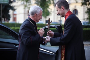arcybiskup marek jędraszewski i ksiądz Grzegorz kotala